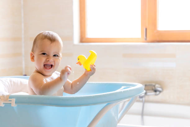 best baby bathtub for young babies and older babies 